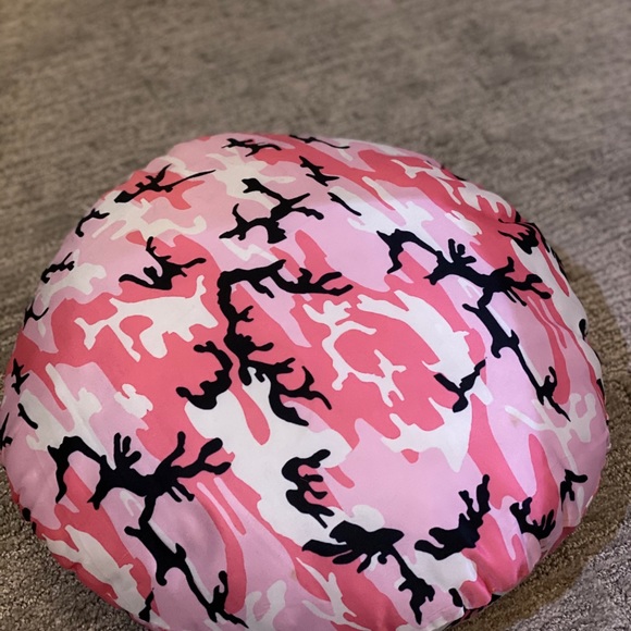 ASSC Marshmallow Pillow - Picture 2 of 2